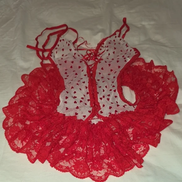Leg Avenue Red Heart Lace Halter Chemise - Picture 2 of 8